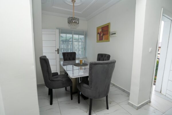 Dorron – Third Floor Studio - Image 3