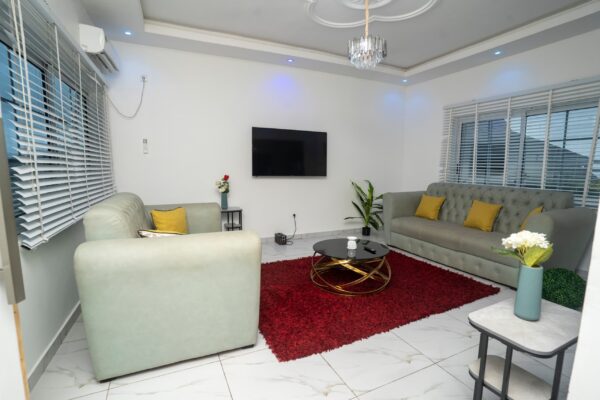 Maureen – Second Floor Apartment - Image 2