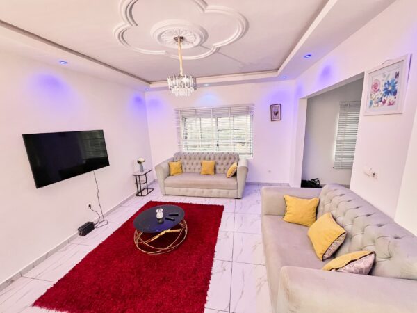 Maureen – Second Floor Apartment - Image 3