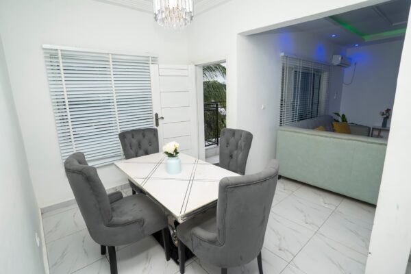 Peter – Second Floor Apartment - Image 2