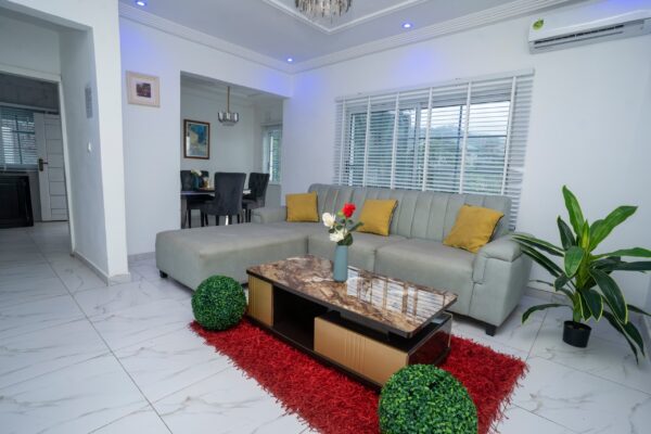 Thaddeus – Third Floor Apartment - Image 4